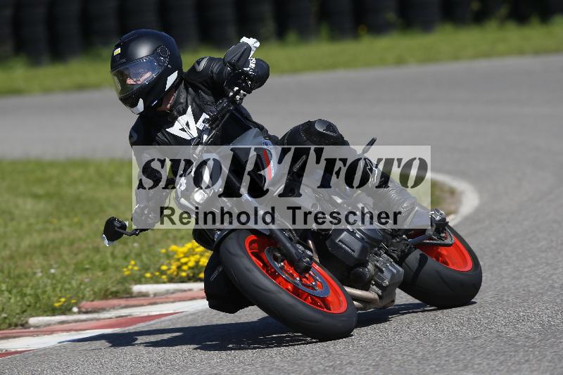 /Archiv-2024/29 12.06.2024 MOTO.CH Track Day ADR/Gruppe gelb/41